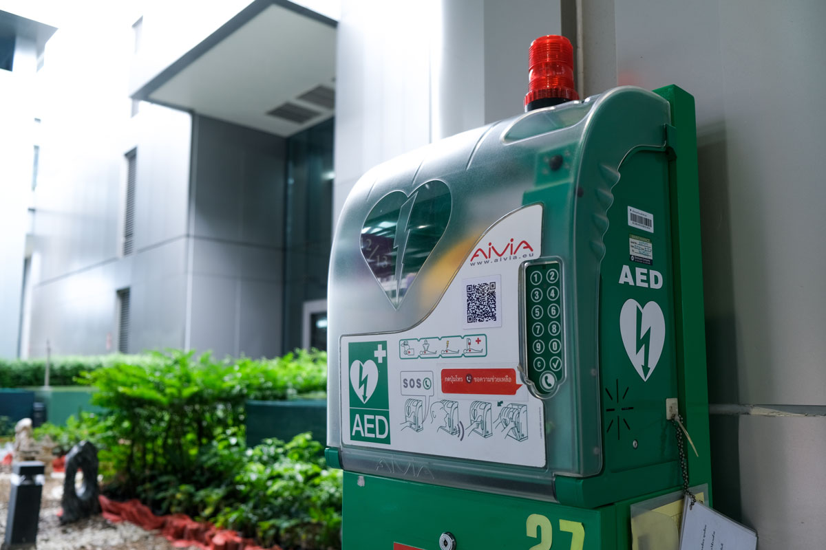 Veřejný defibrilátor (AED) u nákupního centra